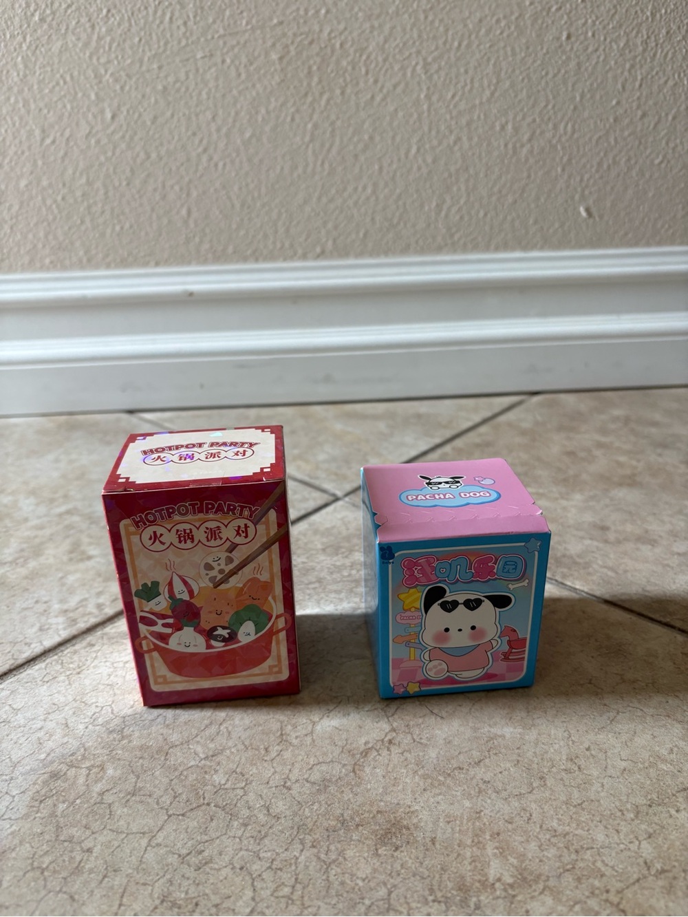 1 Hotpot party series blind box. 1 Wangji Paradise blind box.